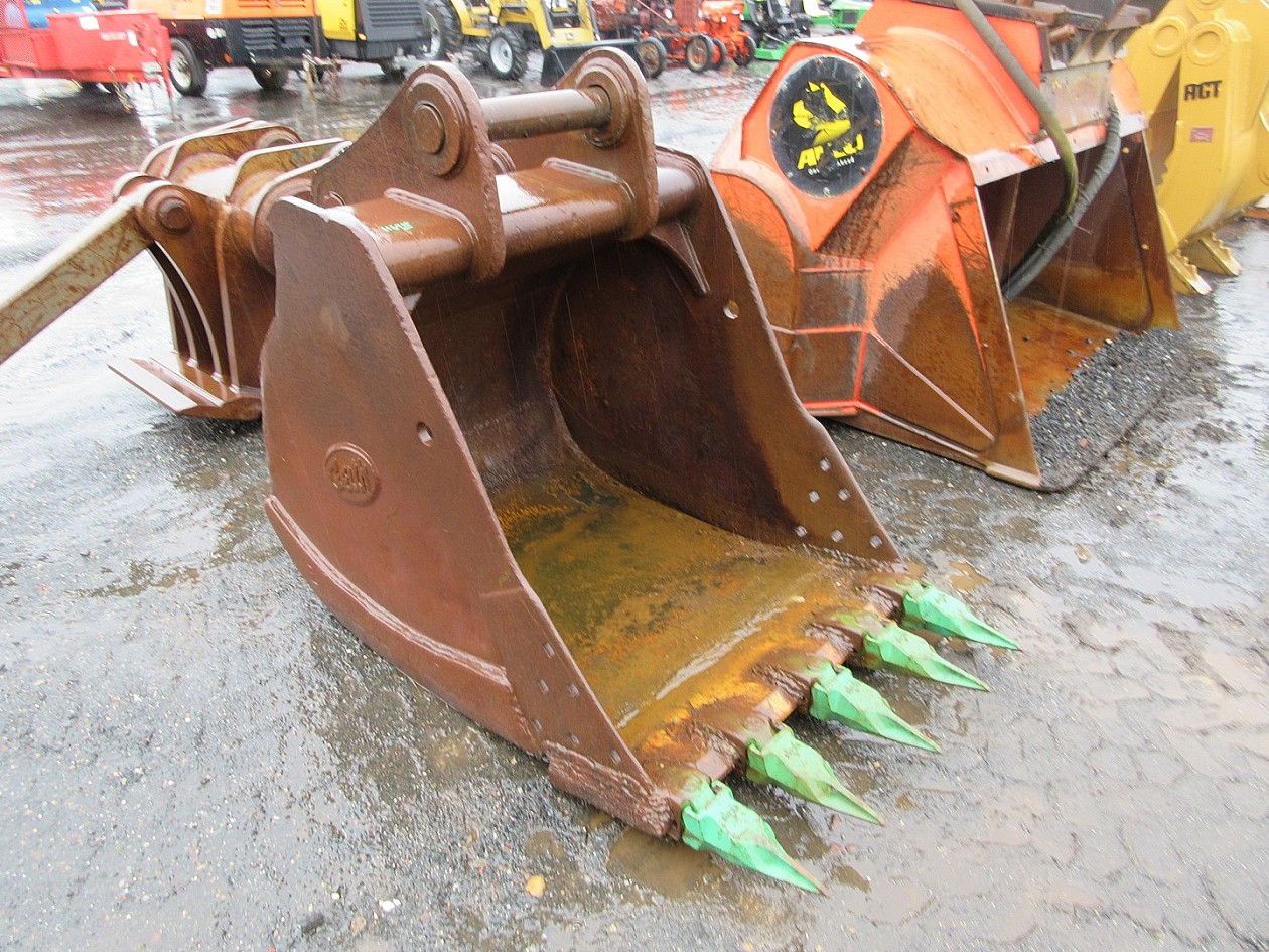 Geith 42" Bucket With Teeth