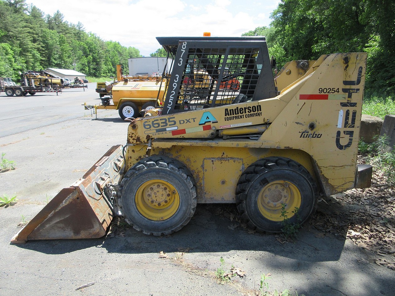 2002 Gehl 6635DXT Series II Skid Steer