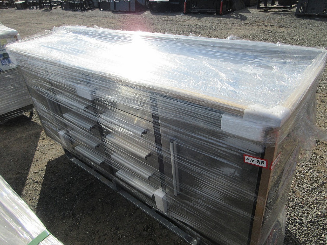 7' TOOL CHEST/WORKBENCH