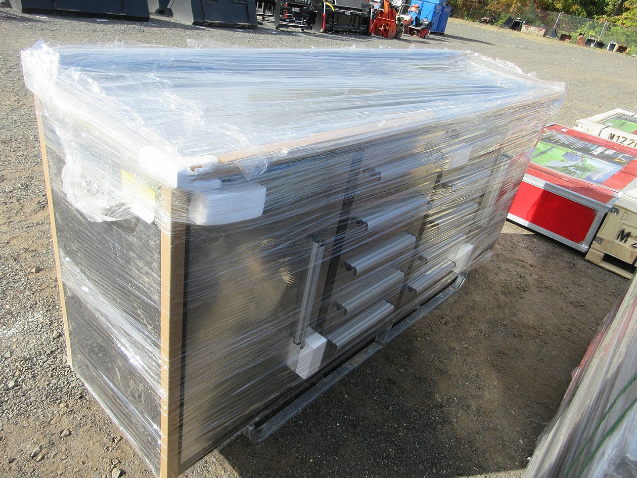 7' TOOL CHEST/WORKBENCH