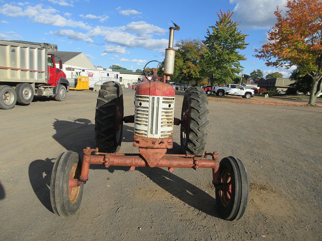 FARMALL 300 TRACTOR