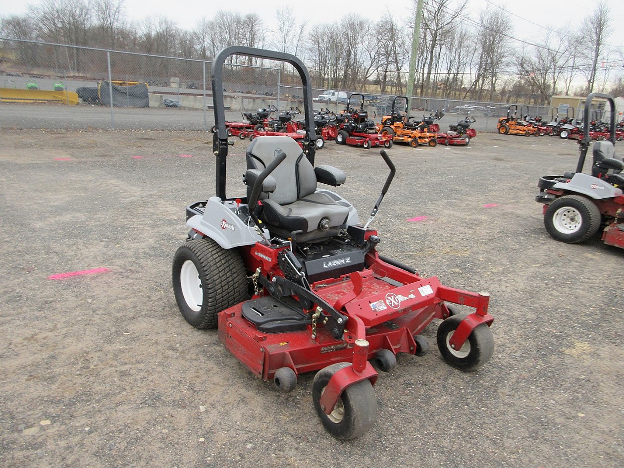 EXMARK LAZER Z ZERO TURN MOWER