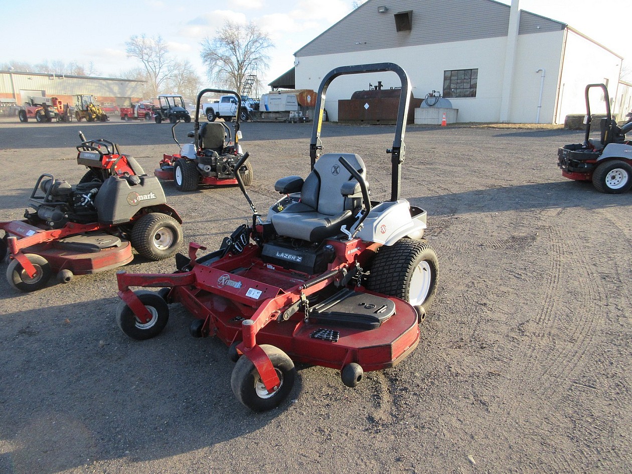 EXMARK LAZER Z ZERO TURN MOWER