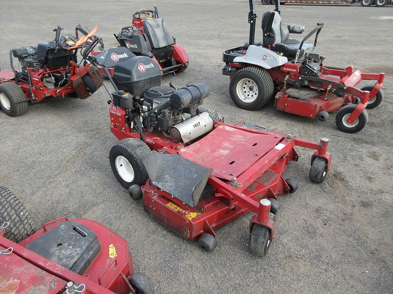 EXMARK TURF TRACER WALK BEHIND MOWER