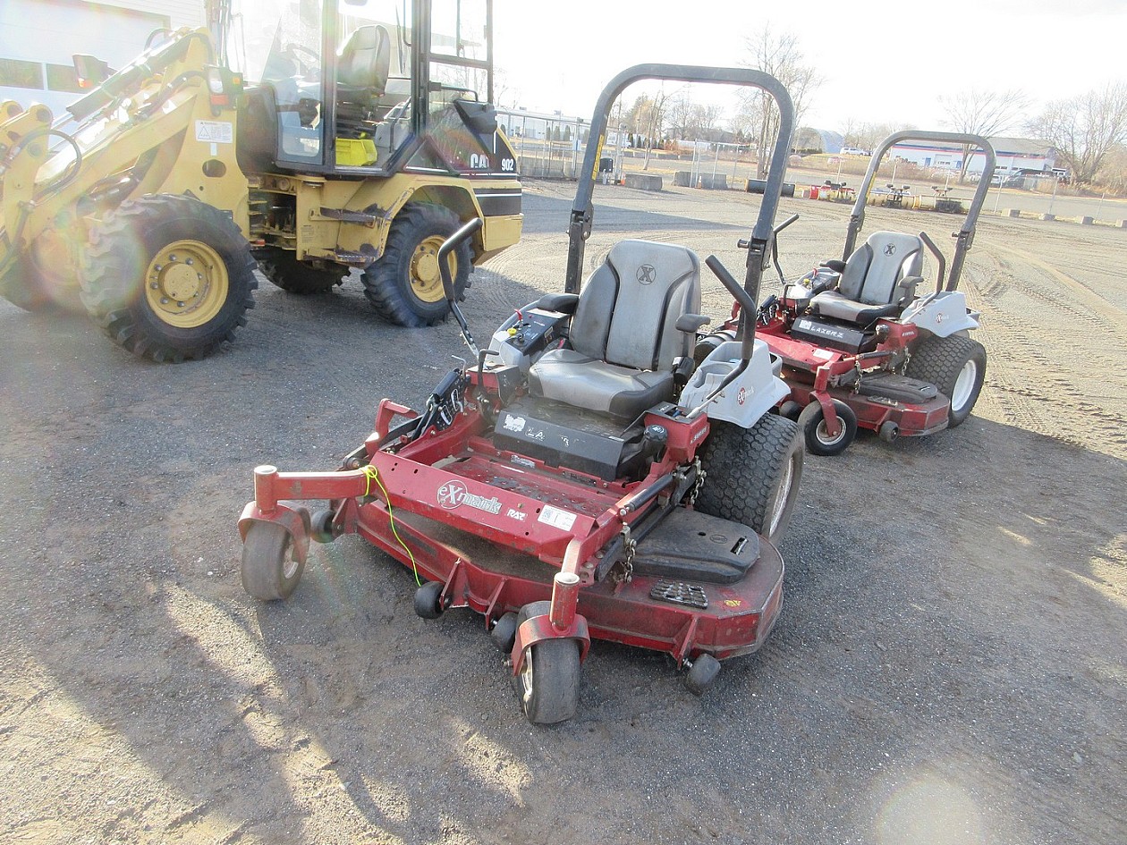 EXMARK LAZER Z ZERO TURN MOWER