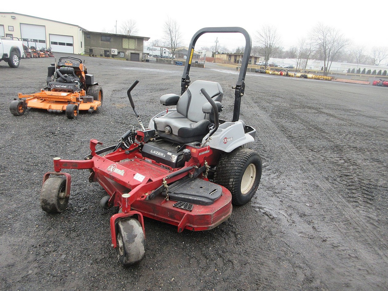 EXMARK LAZER Z ZERO TURN MOWER