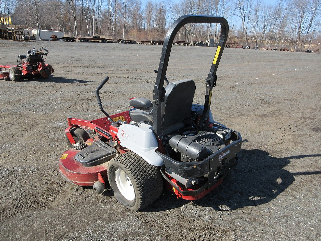 EXMARK LAZER Z ZERO TURN MOWER